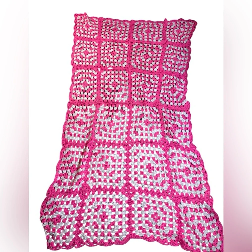 Vintage Pink and White Crochet Blanket